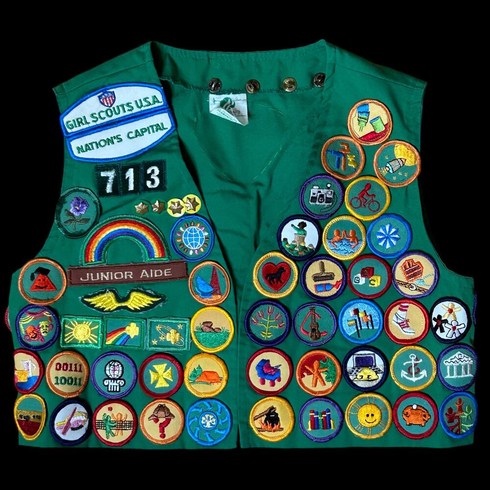 Vintage 80s Girl Scouts Vest 74 Patches 13 Pins Nation’s Capitol 713